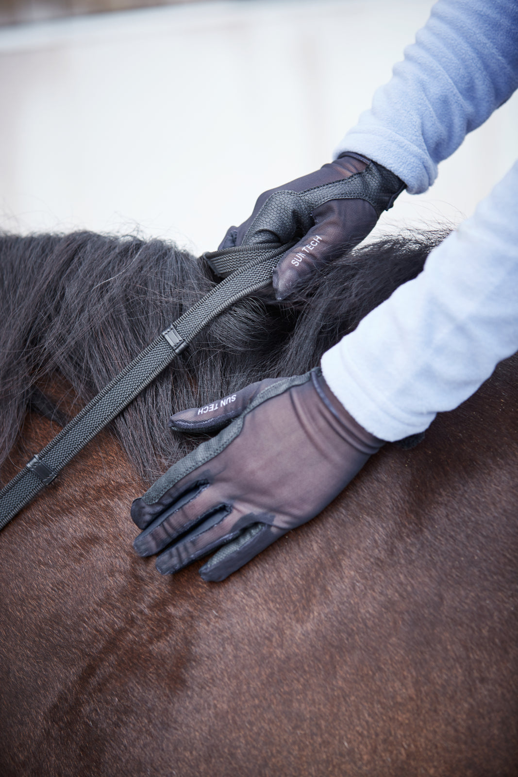 Equipage Bai Sun-Tech gloves